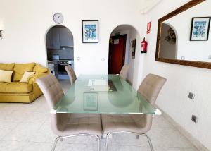 Skol 439 Spacious and Refurbished Apartment with Sea Views