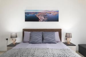 Modern & Spacious 2BR Apartment with Country Views - Close to Xemxija Bay