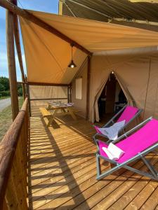 Campings Village Camping La Roseraie : photos des chambres