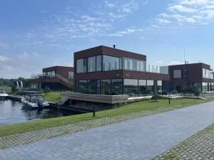 Kapitono lizdas - 迪勒维尔纳