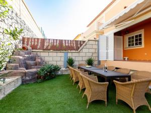 Incredible Villa Fuente, Ocean View, Heated Pool!