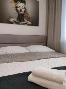 Apartament 8 Piętro self check-in, parking - 小波兰地区森济舒夫