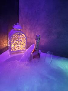 Prestige HOME SPA apartments with luxury JACUZZI, SAUNA, MASSAGE CHAIR, COLOR THERAPY SALT FOREST AND HIMALAYAN SALT WALL and Prosecco!