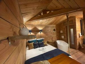 La Cabane dans les Arbres - Les Pieds dans le Pré