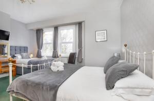 Triple Room – 1st floor (5) room in St Marys Guest House