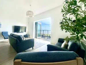 Shoreside Villa, by the Golf Course - Nafferton