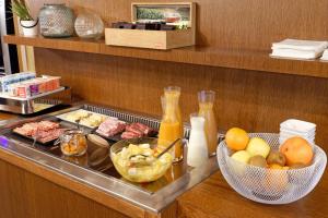 Hotels Contact Hotel du Commerce et son restaurant Cote a Cote : photos des chambres