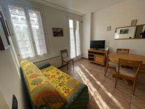 PETRONIA TRILO VISTA MARE - Agenzia Cocal