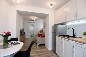 Modern Jacuzzi Apartment Minnie