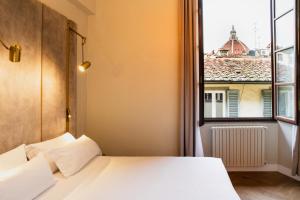 Deluxe Double Room with View room in Renascentia in Florence