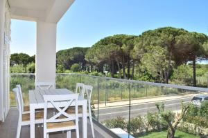 White Moon Apartments