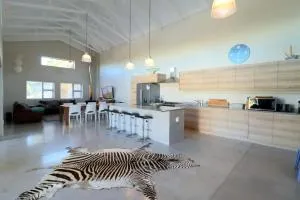 Karen Close 3219 - 阿古拉斯