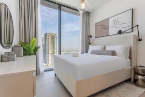 STAY BY LATINEM Luxury 2BR Holiday Home W3104 near Burj Khalifa