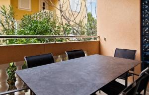 Beautiful Apartment In Srima With Wifi