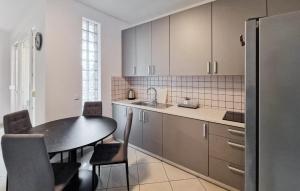 Beautiful Apartment In Srima With Wifi 