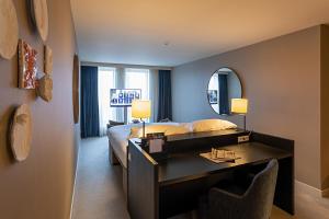 Superior River View room in Pestana Amsterdam Riverside