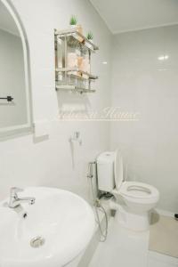 2 BR Unit in the heart of Iloilo Self Check-in