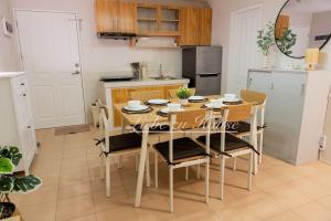 2 BR Unit in the heart of Iloilo Self Check-in