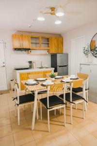 2 BR Unit in the heart of Iloilo Self Check-in