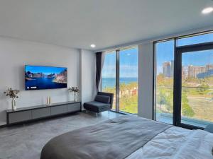 Premium apartment on the seacoast, Batumi View