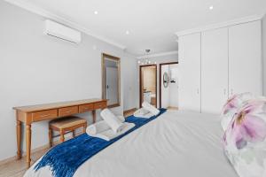 San Lameer 10429 - 5 Bedroom Superior - 10 pax - San Lameer Rental Agency