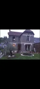 Maison papillon - 富热尔