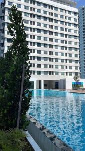 En2803- Selfcheck-in-Pool-WiFi-Netflix-Cyberjaya, 6094