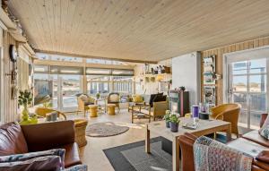 4 Bedroom Beautiful Home In Pandrup