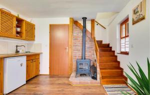 Beautiful Home In Veliki Grdevac