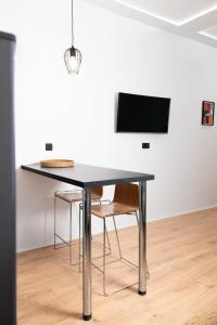 Green Room and Apartment