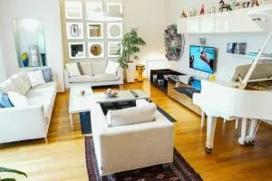 Huge luxury central Prague VILLA, 6 beds and baths, terraces, double garage - Praga