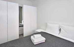 Sielawy Modern Apartment by BookingHost