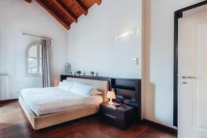 One-Bedroom Apartment with Terrace room in Charming Milan Apartments Brera - Madonnina