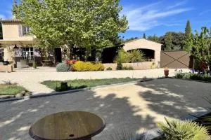 Comfortable house with large garden and jacuzzi - 罗尼