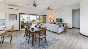 Huge 3-Bedroom House with Pool and unbeatable views