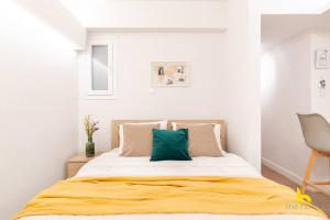 Koukaki studio 3 minutes to Acropolis Museum & Metro!