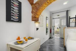 WHome Cozy Alfama Haven: Perfect for Exploring Lisbon