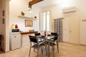 Keys of Italy - Pilastri 24 - City center studio perfect for couples