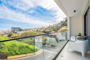 CENTRAL LOCATION - WITH POOL