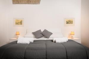 Mommys - Vatican House