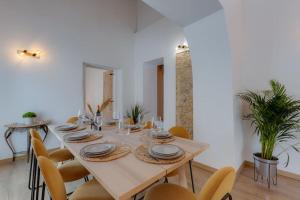 Renovated historic ~Large & Cozy ~Casa Nespereira