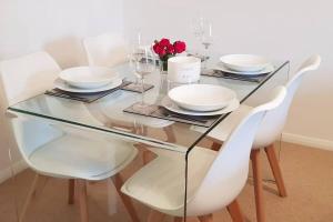 Modern Apartment in the Heart of Oxford with Secure Underground Parking