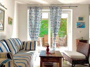 Corallis Beachfront Family Oasis