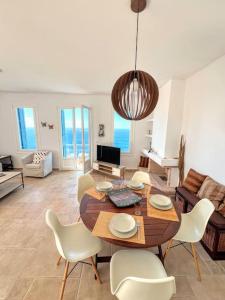 Sea & Sunset Balcony -Island House by Hostandros