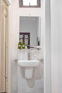 Quite Room In Old Quarter with Netflix and Free Laundry 3rdFloor