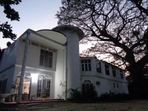 Wellawaya Rest House