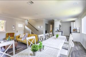 Cheerful 5BR house with parking near USC