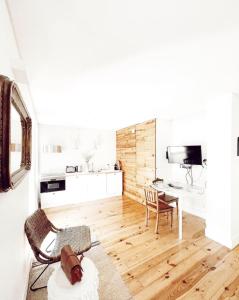 Studio Apartment room in Cozy Lisbon Graça