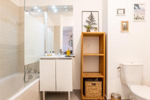 Appartements Annecy L-Elegance : grande chambre/stationnement : photos des chambres