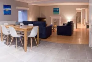 Esgair Llyn Luxurious stone barn conversion - Rhyd Lewis